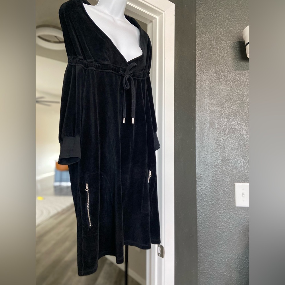 JUICY COUTURE SZ-L oversized hoodie/coverup in great condition